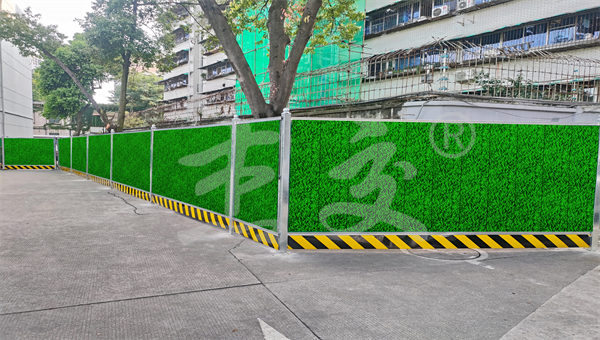 围挡颜色突兀?低饱和色融入街景(图1) 围挡颜色突兀?低饱和色融入街景(图1)