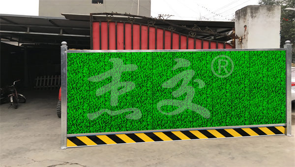 围挡面板易凹陷?加厚板材抗冲击(图1) 围挡面板易凹陷?加厚板材抗冲击(图1)