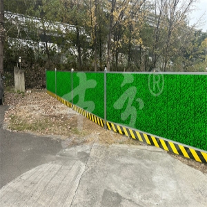 围挡信息标识不清？预留公告栏位置